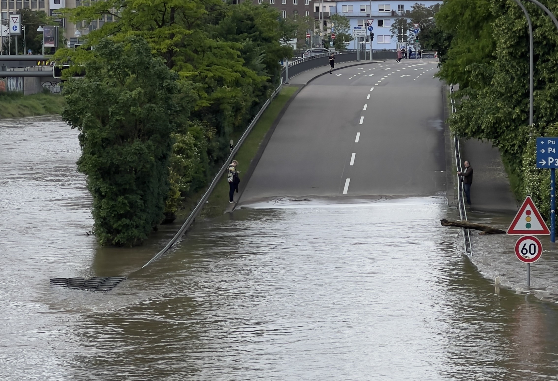 Mehr über den Artikel erfahren +++ PRESSEEINLADUNG: Aktion am Hochwasser von Fridays for Future: Ausblenden der Klimakrise fahrlässig! +++ 