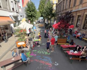 Mehr über den Artikel erfahren Pressemitteilung: Die For-Futures laden auf die Alt-Saarbrücker Sommerstraßen ein